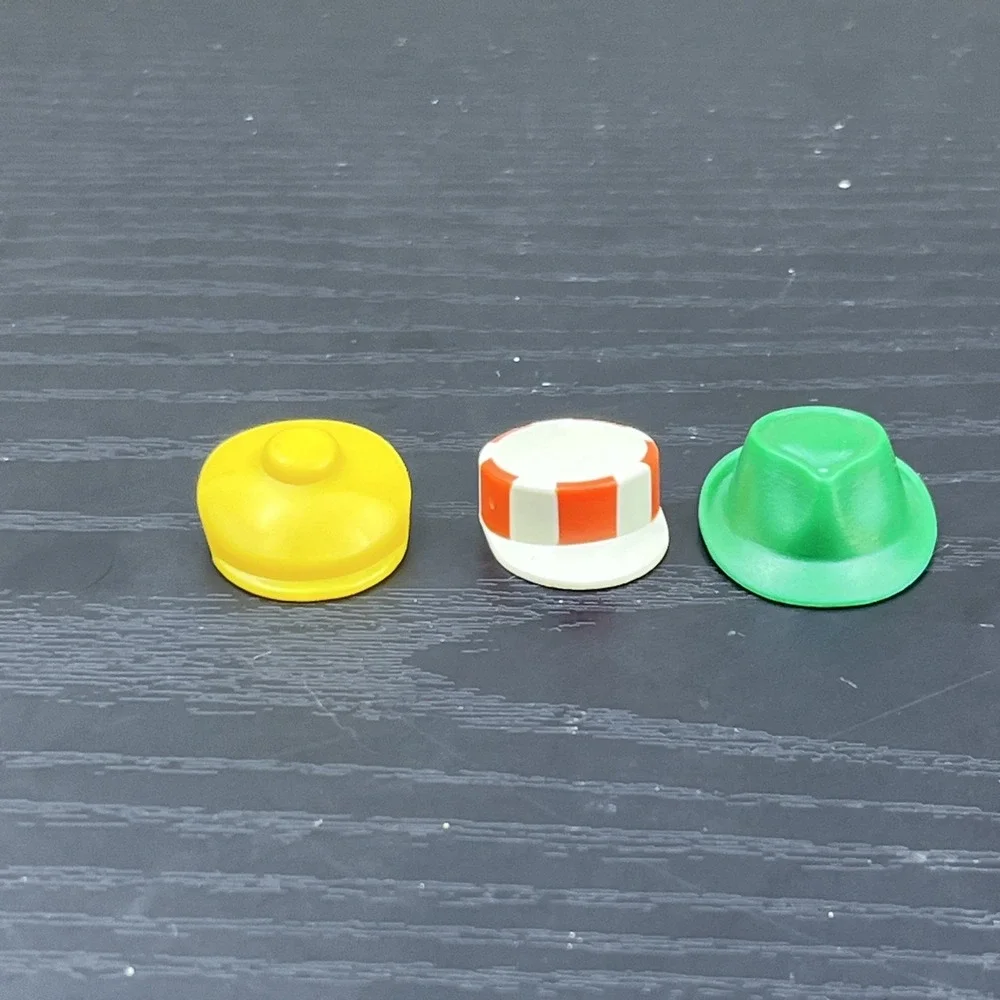 Vintage PLAYMOBIL Hats Lot of 3 Figure Accessories‎ Replacement Parts